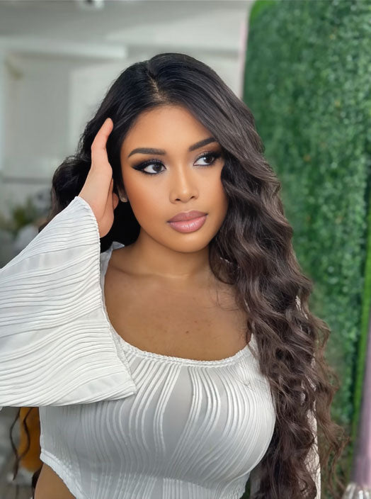 Why’s hair falling out? What is the difference with shedding and breakage?
